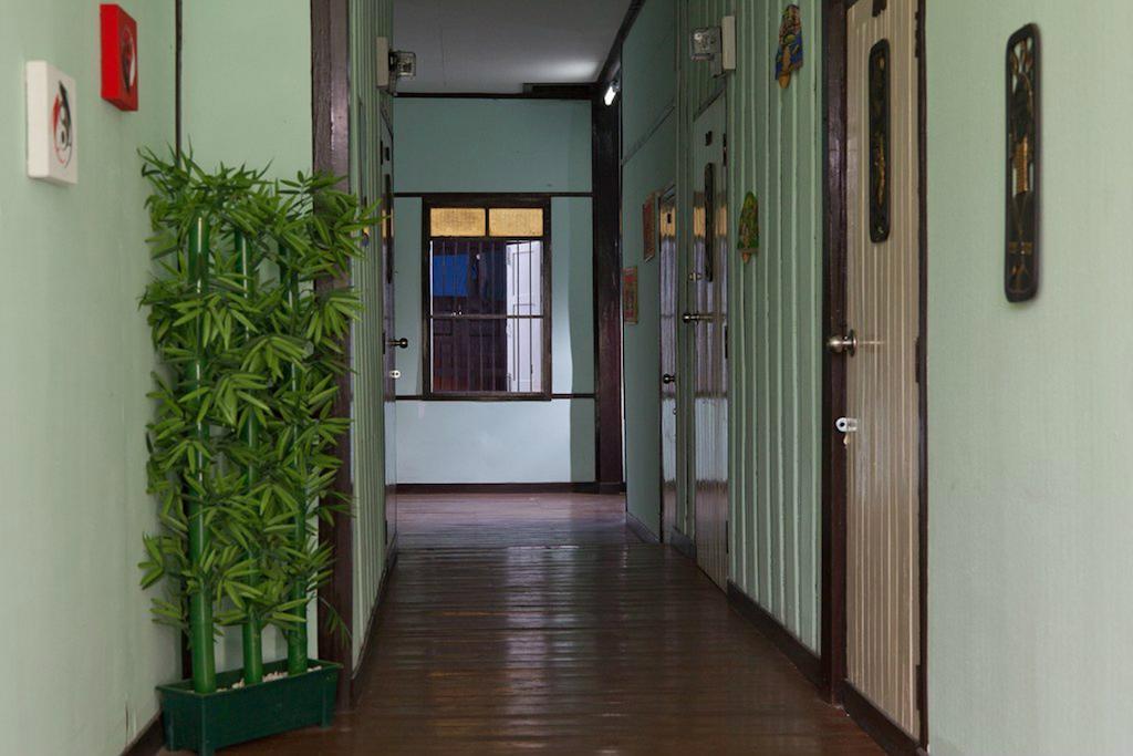 Chok Dee Guesthouse Chiang Mai Extérieur photo